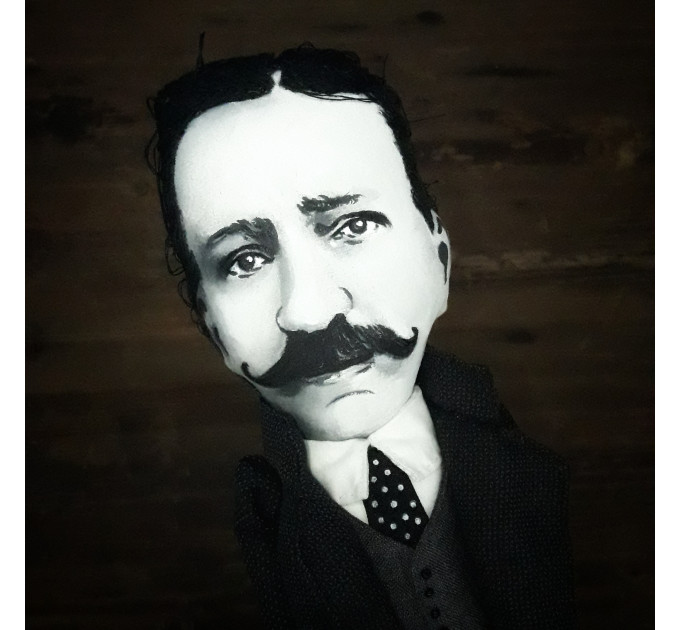 L. Frank Baum famous American author Wizard of Oz - Collectible doll