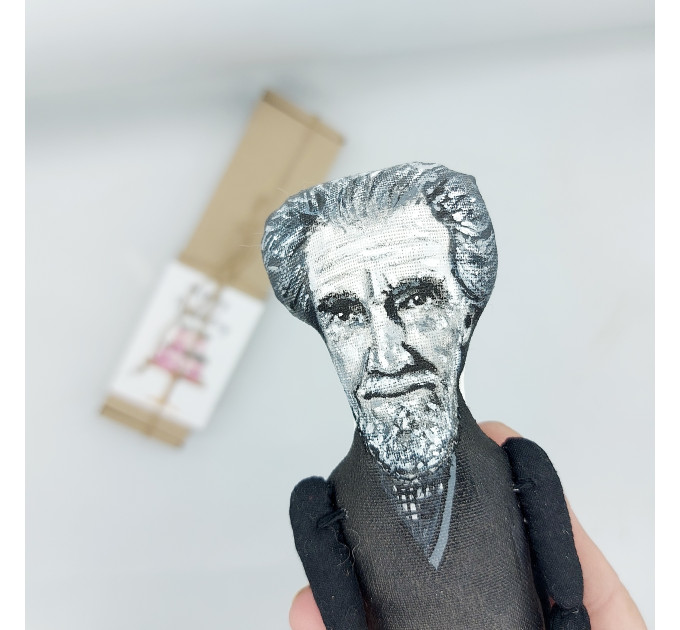 Ezra Pound figurine, famous American poet and critic - library bookshelves decor - Literary gift !
