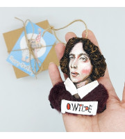 Oscar Wilde ornament