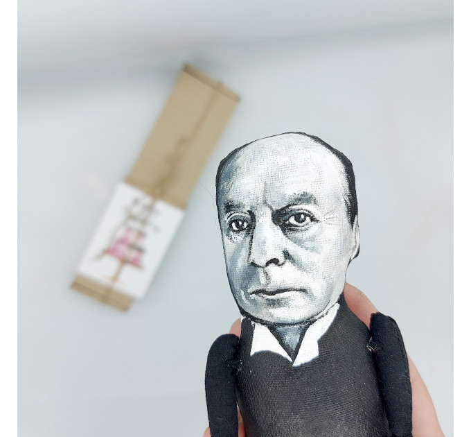 Henry James figure, famous American-British author The Portrait of a Lady - Literary Gift!