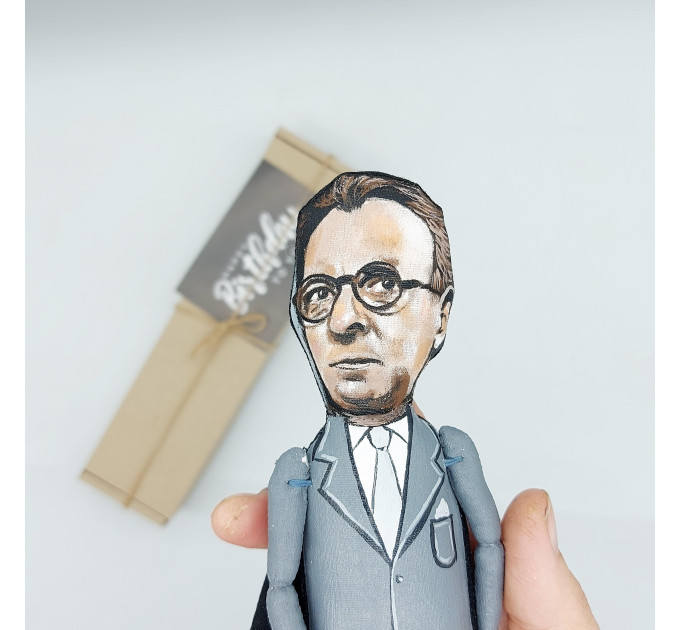 Raymond Chandler figure, American-British novelist, famous Mystery writer - Readers gift!