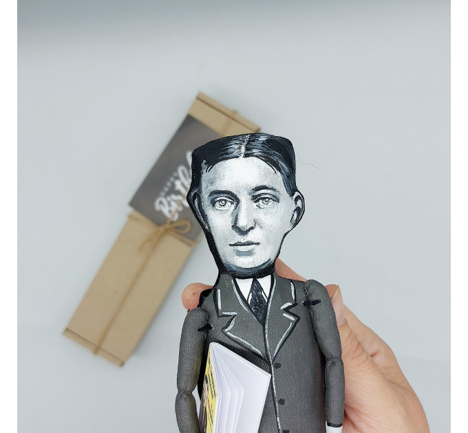 Henry Louis Mencken figure, American journalist, essayist, satirist, cultural critic - Library art