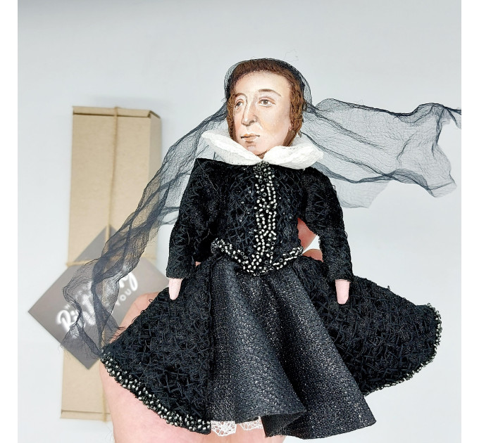 Catherine de' Medici figurine, Queen of France - Historical handmade doll