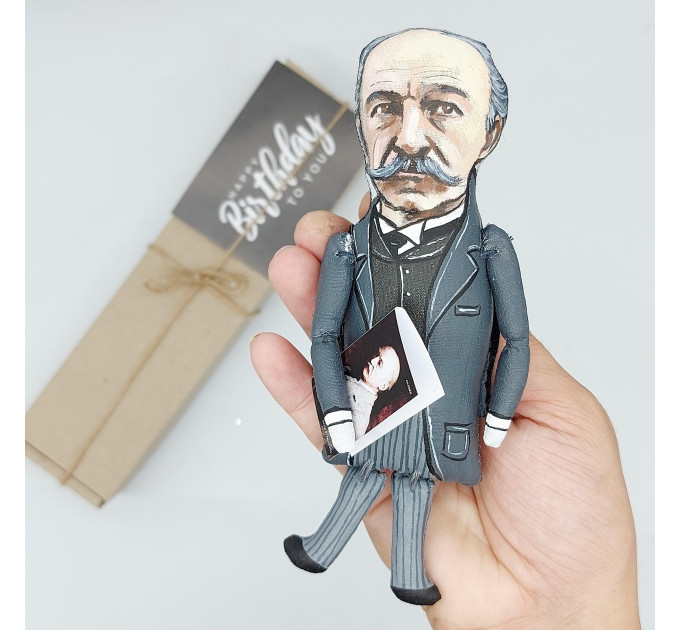 Thomas Hardy figurine, English novelist and poet - Reader gift!