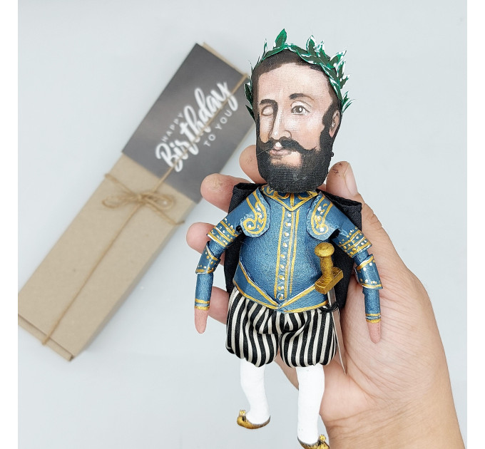 Luís Vaz de Camões figurine, Portugal greatest poet - Literature gift!