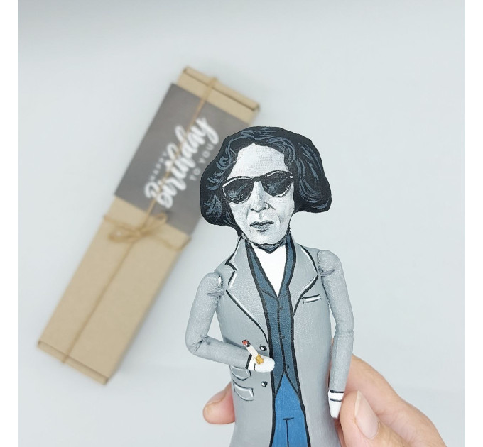 Fran Lebowitz figurine, American author, public speaker, actor - Gift for writers! Collectible art