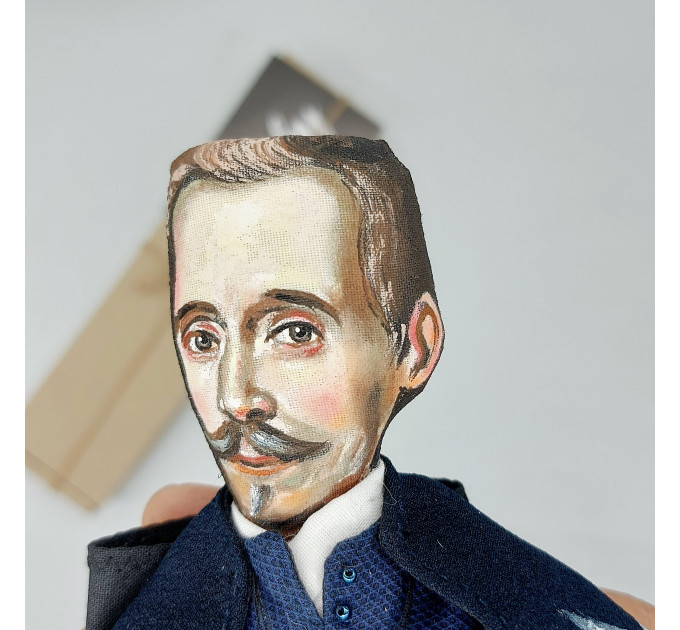 Lope de Vega figurine, Spanish poet, novelist, author Fuenteovejuna - Book lover gift! literary art