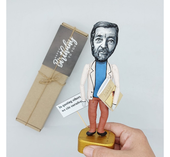Julio Cortázar figurine, famous Argentine novelist, poet - Poetry lover gift! Literature art