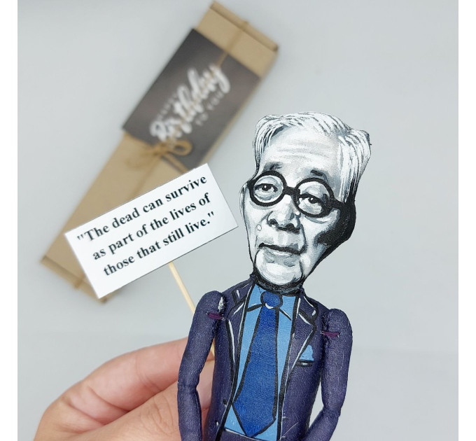 Kenzaburō Ōe figurine, famous Japanese writer, Nobel Prize - Gift for Readers