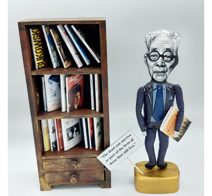 Kenzaburō Ōe figurine, famous Japanese writer, Nobel Prize - Gift for Readers
