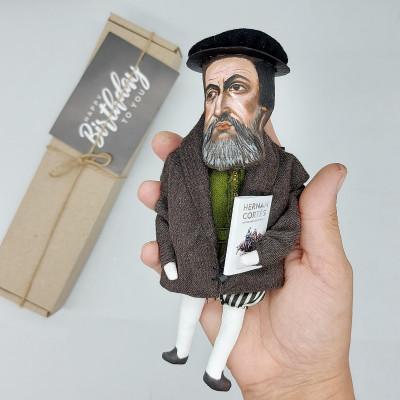 Hernan Cortes figurine