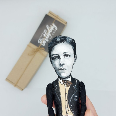 Arthur Rimbaud figurine