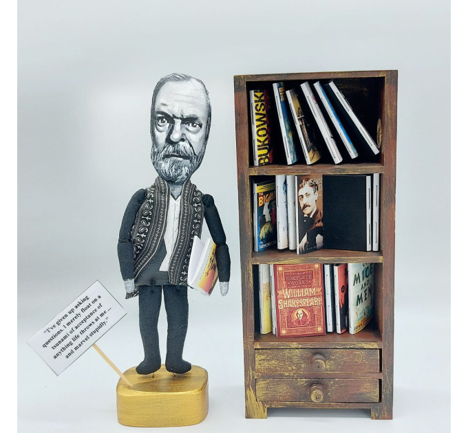 Terry Gilliam figurine, famous American-British filmmaker, comedian and actor - the Monty Python - Retro movie gift