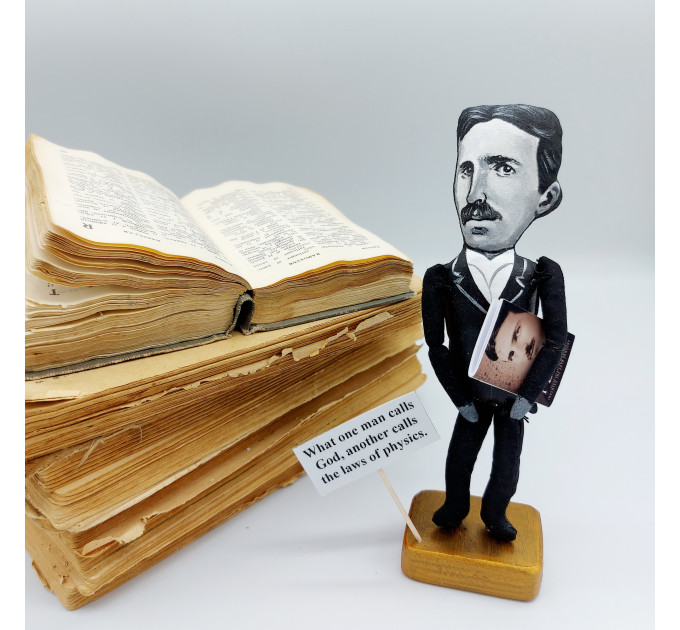 Nikola Tesla famous inventor figurine - Mechanic Engineer Gift!