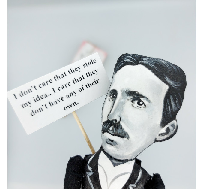 Nikola Tesla famous inventor figurine - Mechanic Engineer Gift!