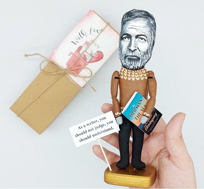 Ernest  Hemingway novelist figure, Literary Gift! Collectible doll 