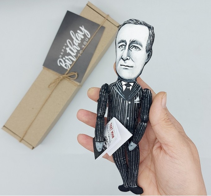 Franklin Roosevelt historical doll - Collectible Figure