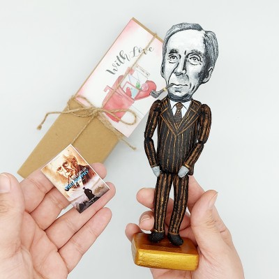 Bertrand Russell figure