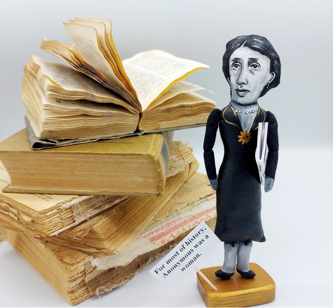 Virginia Woolf famous writer firurine - Bookworm gift - Collectible doll