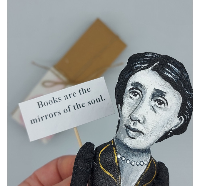 Virginia Woolf famous women feminist figure, author Mrs Dalloway - Bookworm gift!
