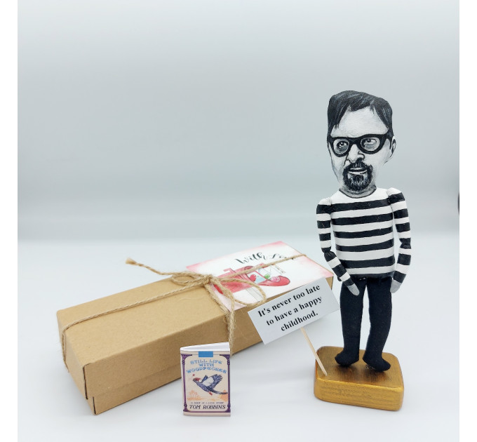 Tom Robbins famous writer figurine - Reader gift!