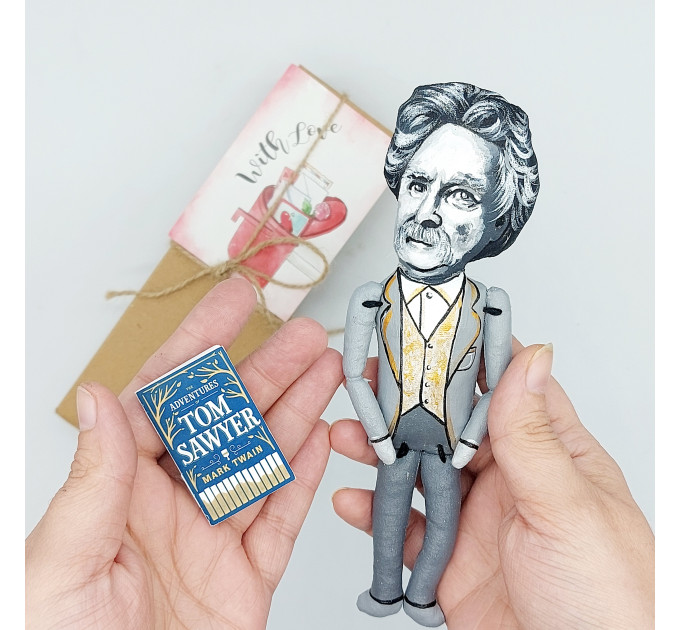 Mark Twain famous literary figure - Gift for Book Lover!
