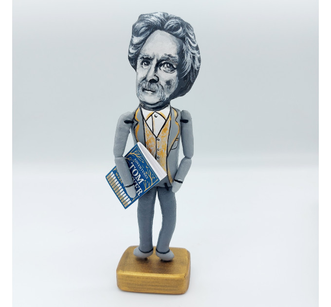 Mark Twain famous literary figure - Gift for Book Lover!