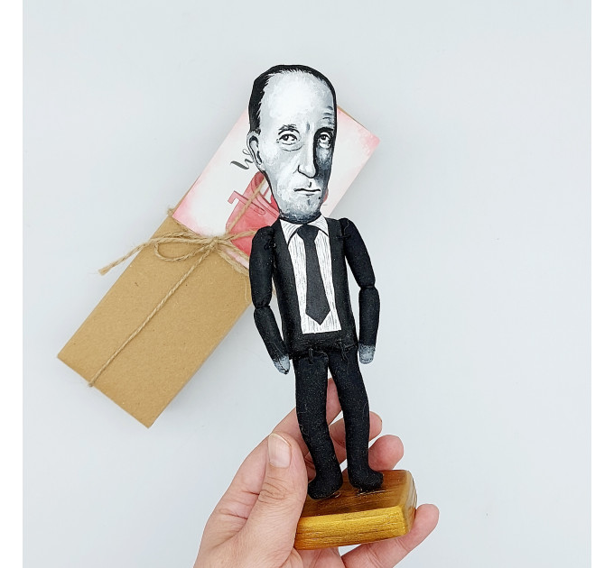 Marcel Duchamp famous painter Dada, sculptor figurine - Cubism fans! 