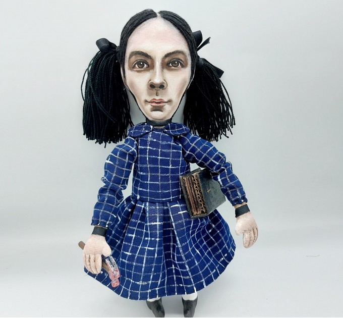 Orphan Esther doll, Classic Horror Movie character - Halloween decoration