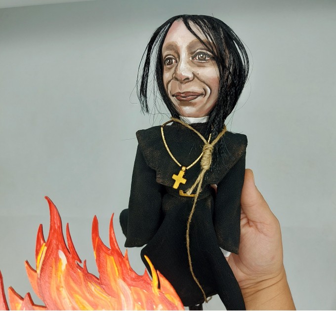 Sister Angelica doll, The Omen horror movie character, Halloween decoration