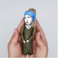 Girl With The Pearl Earring figurine